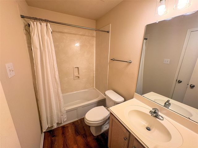 10214 Mills Run Drive, Houston, TX 77070