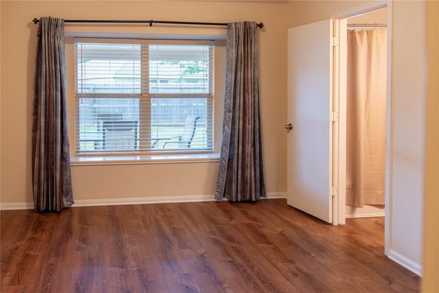 10214 Mills Run Drive, Houston, TX 77070