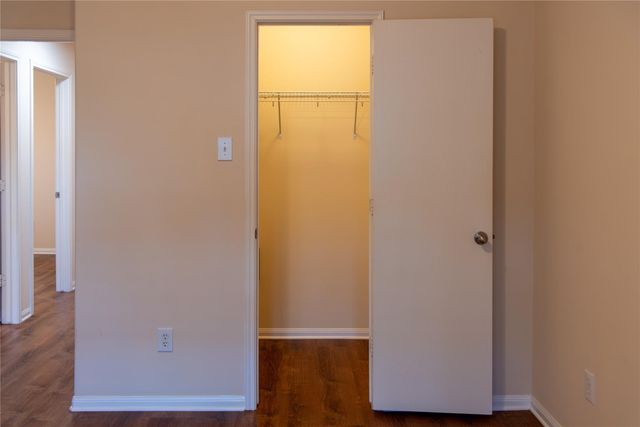 10214 Mills Run Drive, Houston, TX 77070