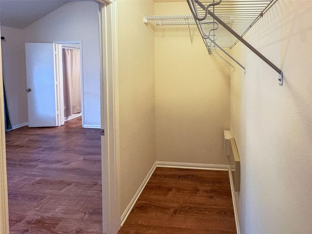 10214 Mills Run Drive, Houston, TX 77070