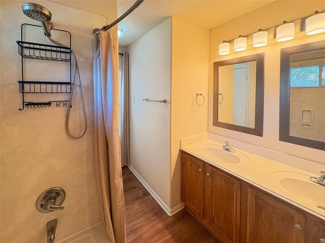 10214 Mills Run Drive, Houston, TX 77070