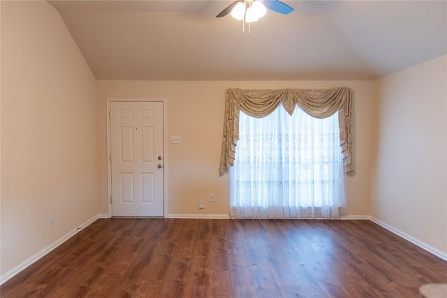 10214 Mills Run Drive, Houston, TX 77070