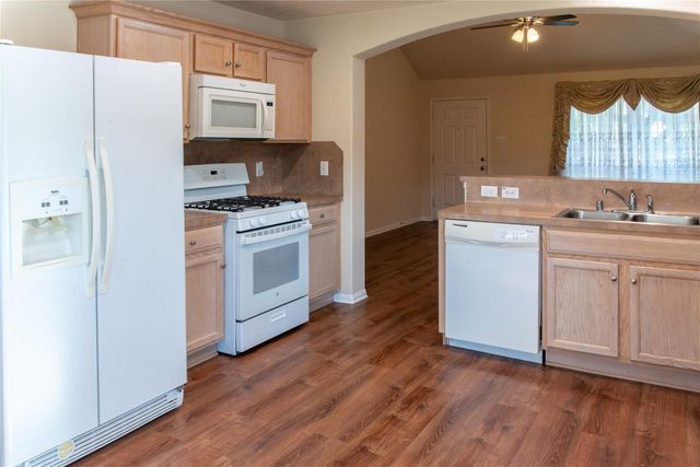 10214 Mills Run Drive, Houston, TX 77070