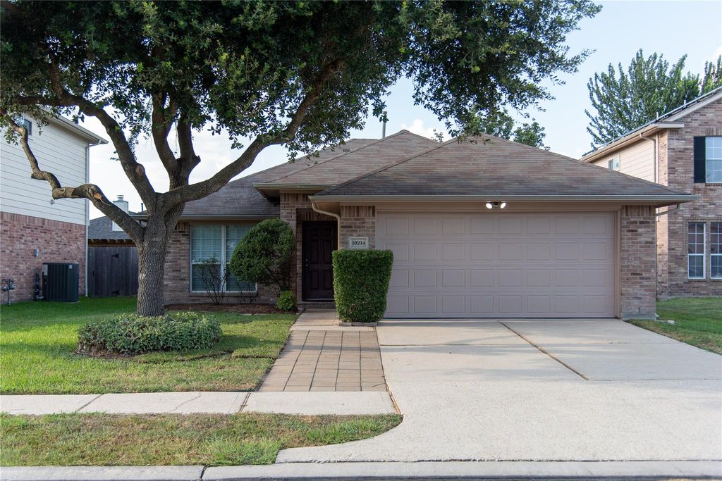 10214 Mills Run Drive, Houston, TX 77070