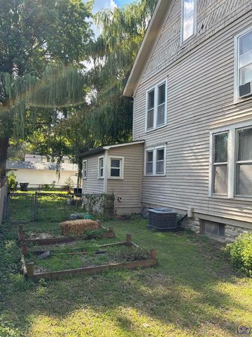 1279 SW MacVicar AVE, Topeka, KS 66604