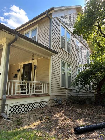 1279 SW MacVicar AVE, Topeka, KS 66604