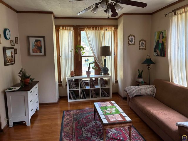 1279 SW MacVicar AVE, Topeka, KS 66604