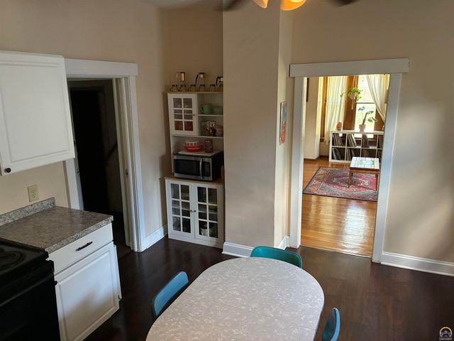 1279 SW MacVicar AVE, Topeka, KS 66604