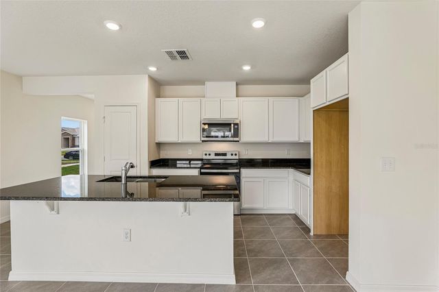 679 MEADOWS EDGE PLACE, Lake Wales, FL 33859