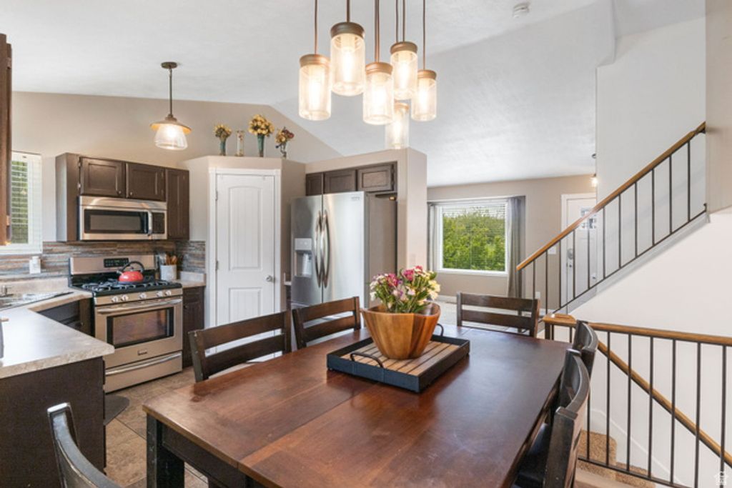 Image 11 of property listing at 6216 W RANCHO MARTIN CIR, West Valley City, UT 84128