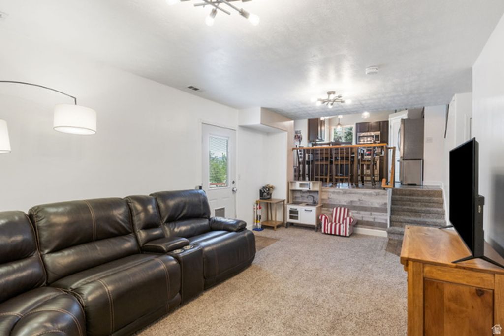 Image 13 of property listing at 6216 W RANCHO MARTIN CIR, West Valley City, UT 84128
