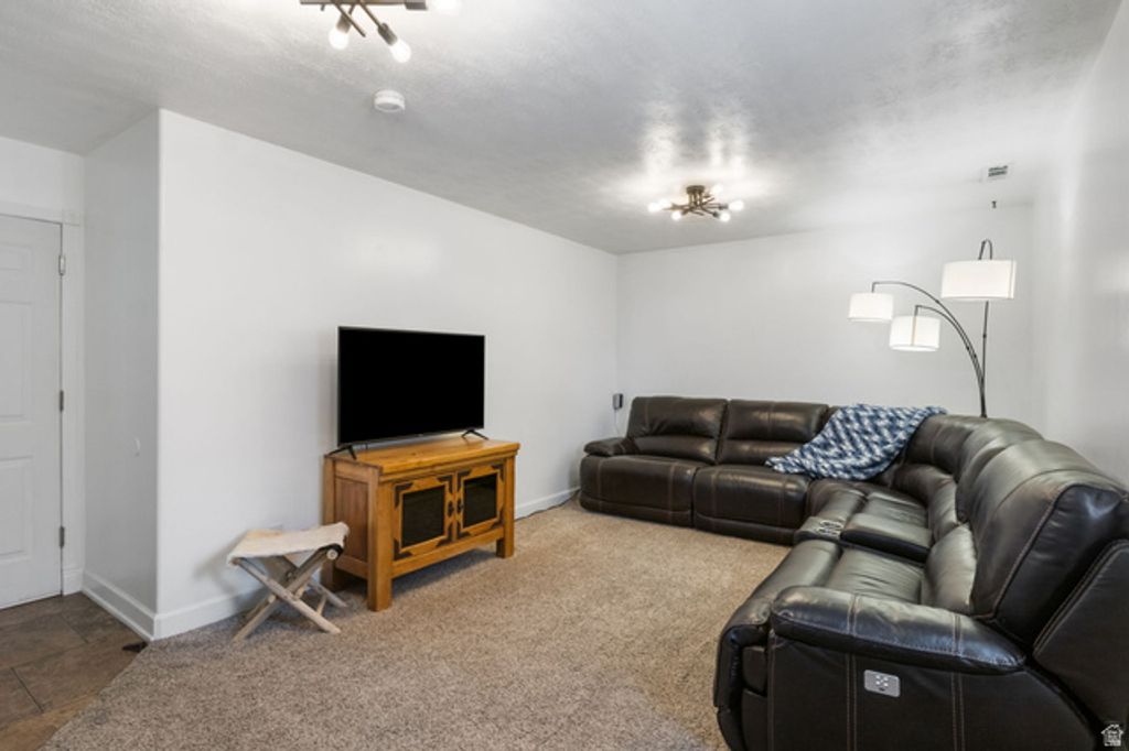 Image 15 of property listing at 6216 W RANCHO MARTIN CIR, West Valley City, UT 84128