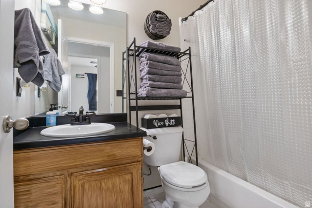 Image 24 of property listing at 6216 W RANCHO MARTIN CIR, West Valley City, UT 84128