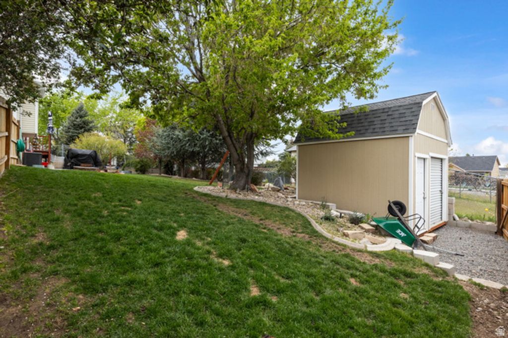 Image 31 of property listing at 6216 W RANCHO MARTIN CIR, West Valley City, UT 84128