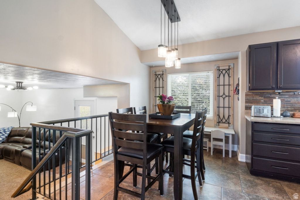 Image 7 of property listing at 6216 W RANCHO MARTIN CIR, West Valley City, UT 84128
