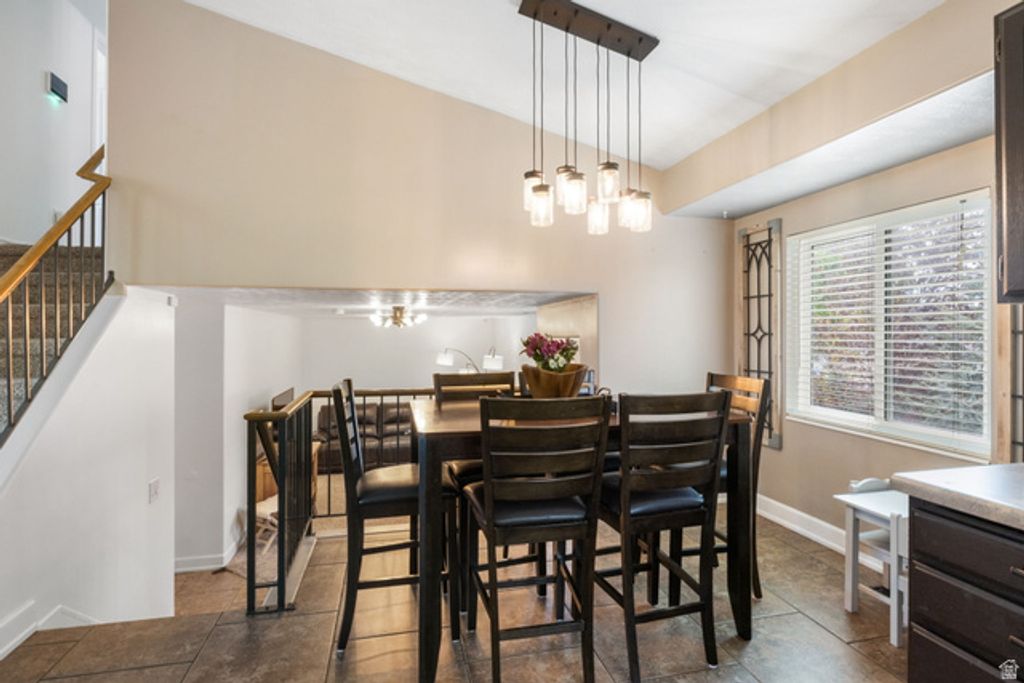 Image 8 of property listing at 6216 W RANCHO MARTIN CIR, West Valley City, UT 84128