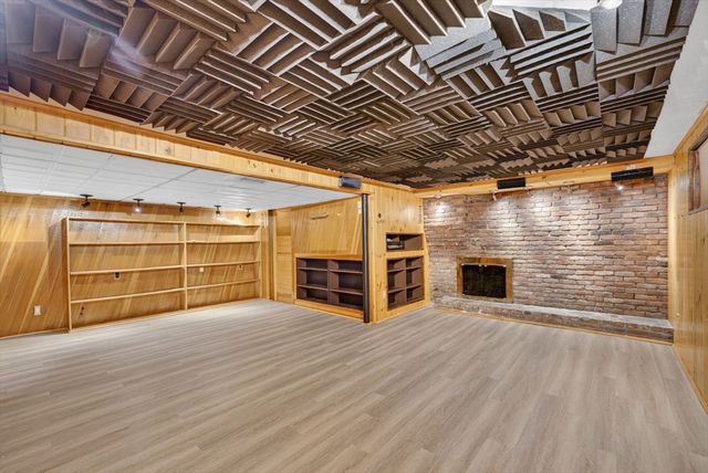 463 Old Connecticut Path, Wayland, MA 01778