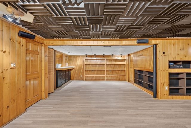 463 Old Connecticut Path, Wayland, MA 01778
