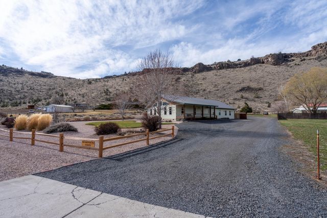 11588 SW Horny Hollow Trail, Terrebonne, OR 97760