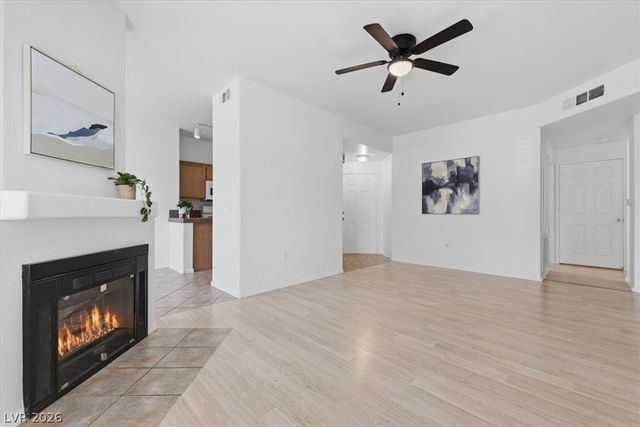1050 East Cactus Avenue 1021, Las Vegas, NV 89183