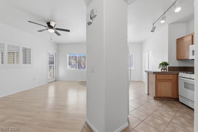 1050 East Cactus Avenue 1021, Las Vegas, NV 89183