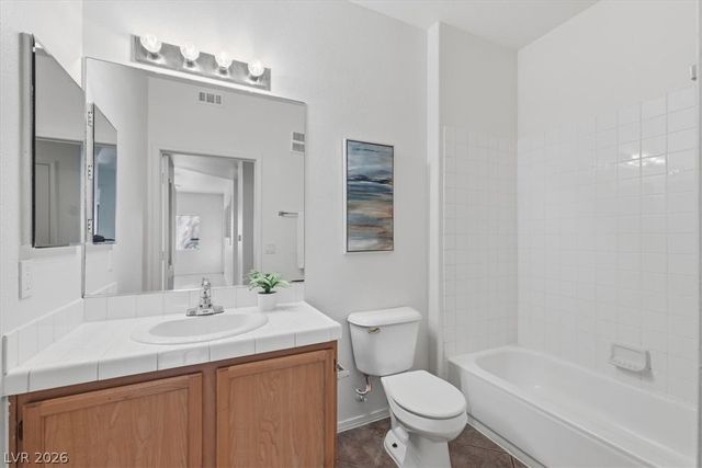 1050 East Cactus Avenue 1021, Las Vegas, NV 89183