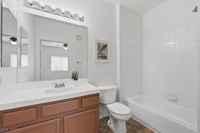 1050 East Cactus Avenue 1021, Las Vegas, NV 89183