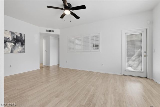 1050 East Cactus Avenue 1021, Las Vegas, NV 89183