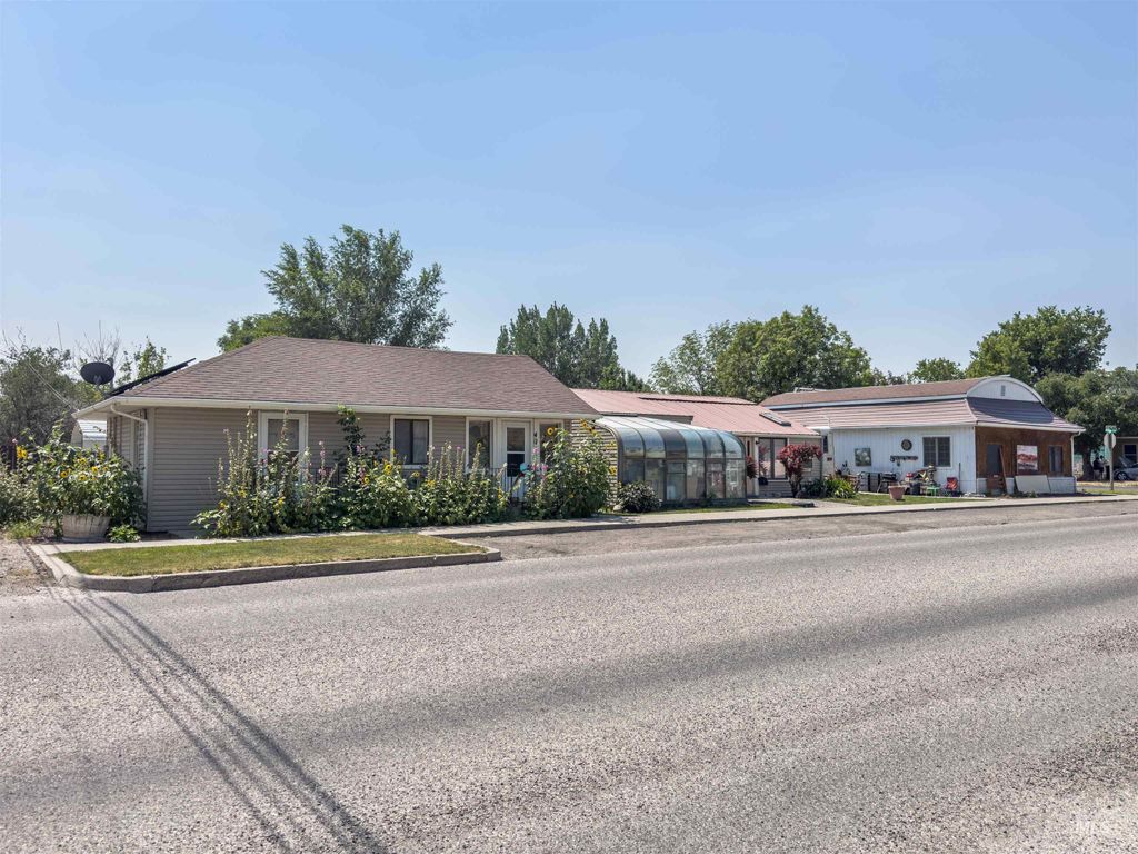 401 E 16th St, Burley, ID 83318 photo 1