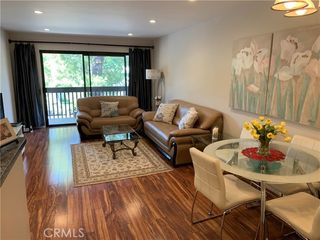 22100 Burbank, Woodland Hills (los Angeles), CA 91367