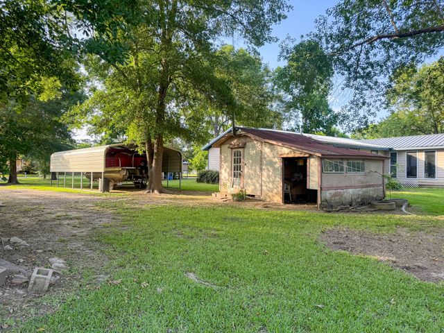 329 Deer Run Road, Trinity, TX 75862
