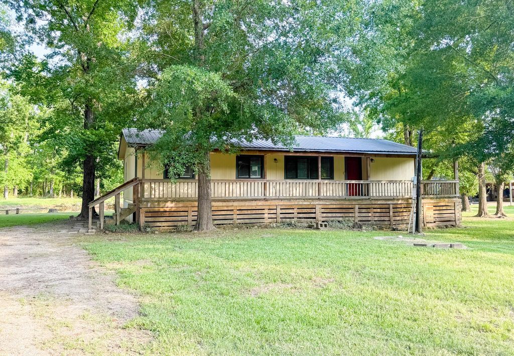 329 Deer Run Road, Trinity, TX 75862