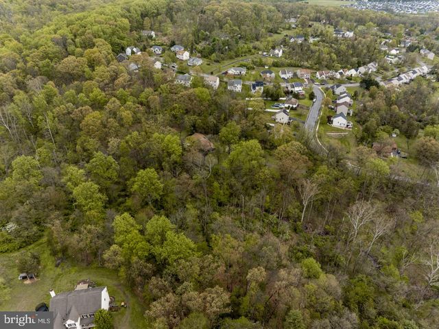 1701 BAHR RD, Pottstown, PA 19464