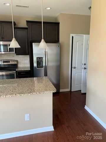 1408 Sunflower Field Place, Matthews, NC 28104