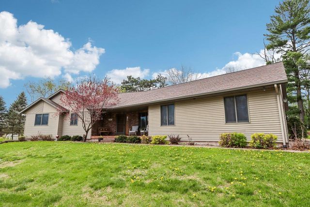 402 Derby Row, Reedsburg, WI 53959