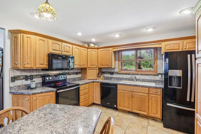 402 Derby Row, Reedsburg, WI 53959