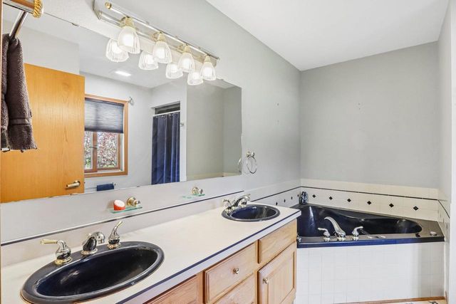 402 Derby Row, Reedsburg, WI 53959