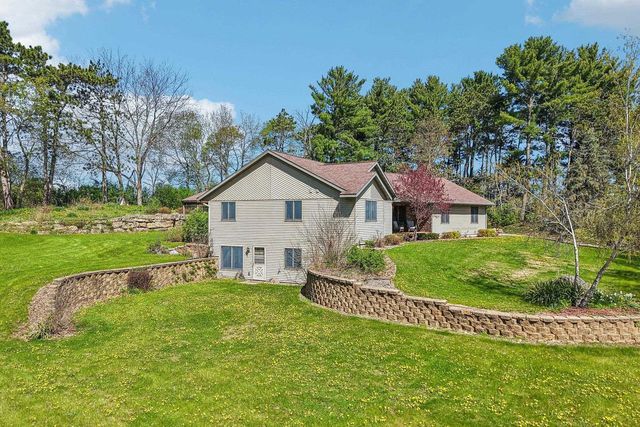 402 Derby Row, Reedsburg, WI 53959