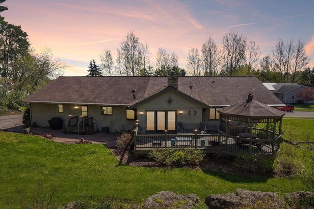 402 Derby Row, Reedsburg, WI 53959
