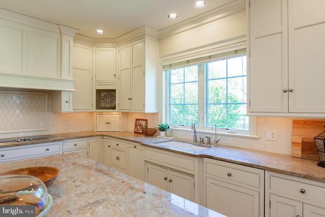 801 GREENSIDE DR, Lititz, PA 17543