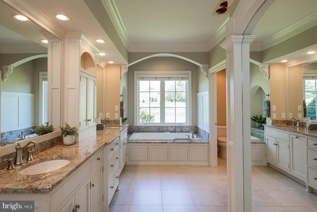 801 GREENSIDE DR, Lititz, PA 17543