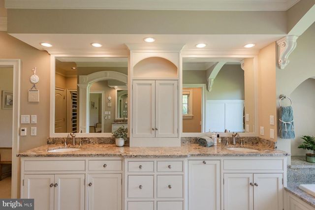 801 GREENSIDE DR, Lititz, PA 17543
