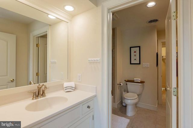 801 GREENSIDE DR, Lititz, PA 17543