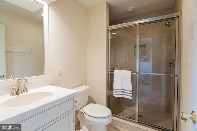 801 GREENSIDE DR, Lititz, PA 17543
