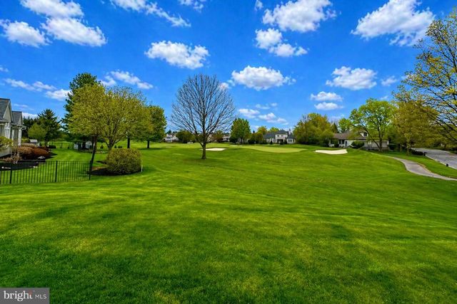 801 GREENSIDE DR, Lititz, PA 17543