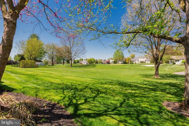 801 GREENSIDE DR, Lititz, PA 17543