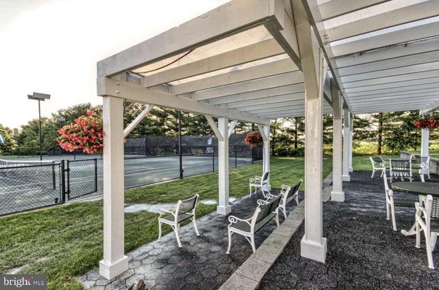 801 GREENSIDE DR, Lititz, PA 17543