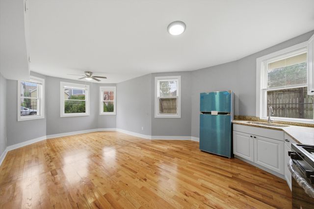 2050 N Kenneth Avenue, Chicago, IL 60639