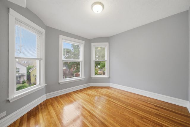 2050 N Kenneth Avenue, Chicago, IL 60639