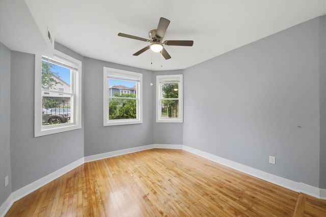 2050 N Kenneth Avenue, Chicago, IL 60639
